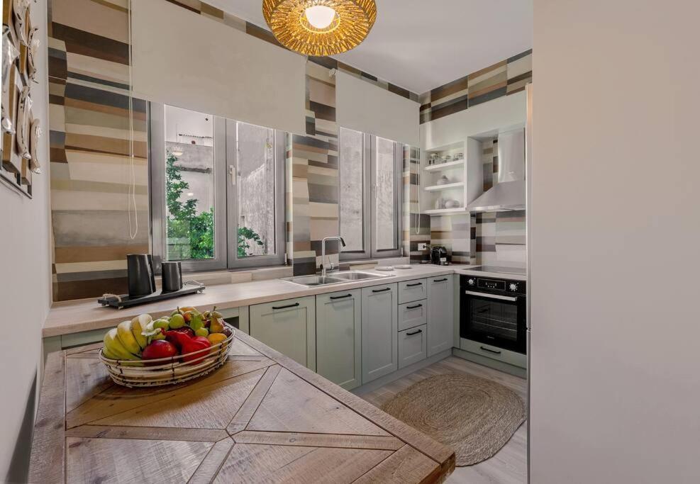 Enigma, A Lux And Boho Downtown Apartment Preveza